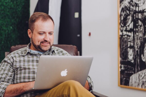 jud-mackrill-qnt9iigV444-unsplash-600×400